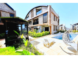 antalya aksu da site içinde triplex müstakil havuzlu 4 + 1 ultra lüx müstakil iskanlı villa