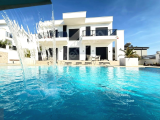aydın didim de ttamamen müstakil 703 m2 arsa içinde ultra lüx 5 + 1 müstakil havuzlu full eşyalı villa