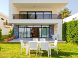 kuşadası nda site içinde ultra lüx havuzlu 4 + 1 - 170 m2 villa